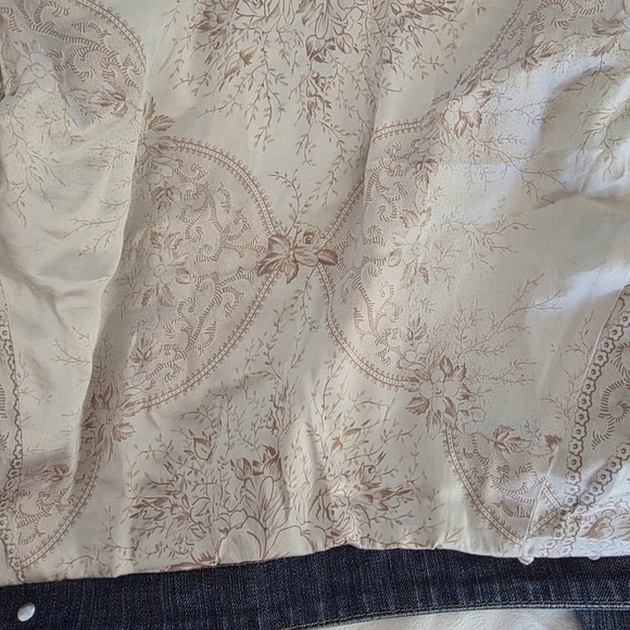 Vintage Denim Jean Jacket – Button Up Distressed Wash - Picture 10 of 11